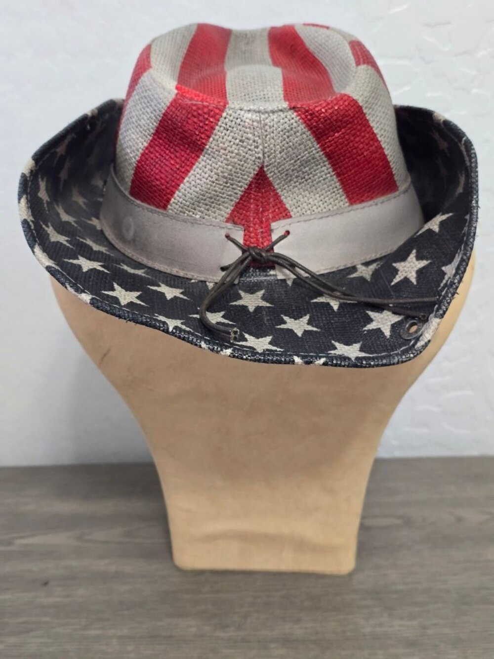 Peter Grimm Americana Straw Cowboy Hat With Star Studded Band - Picture 5 of 16